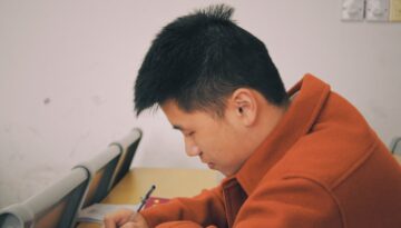 Jakie są korzyści płynące z zajęć dodatkowych dla dzieci?